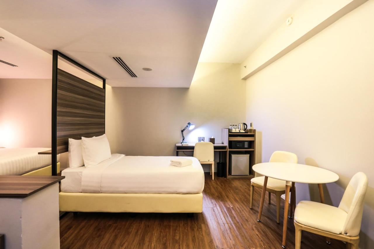Days Hotel & Suites By Wyndham Kl - Chan Sow Lin Mrt Or Lrt Kuala Lumpur Exteriér fotografie